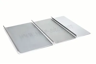 ¿Cómo puedo asegurar un sellado adecuado al instalar zócalos de aluminio?