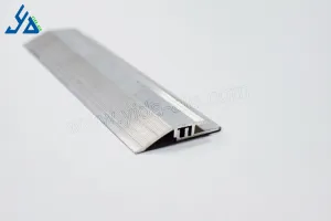 ¿Cuál es la capacidad aislante de los perfiles de aluminio para suelos?